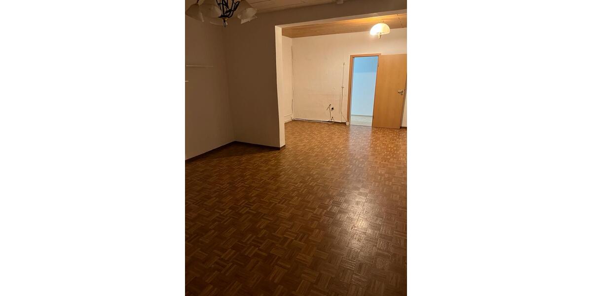 Etagenwohnung Volkmarsen - 3 Zimmer, 85 m&sup2;, 560&euro; | Angebot:26548776