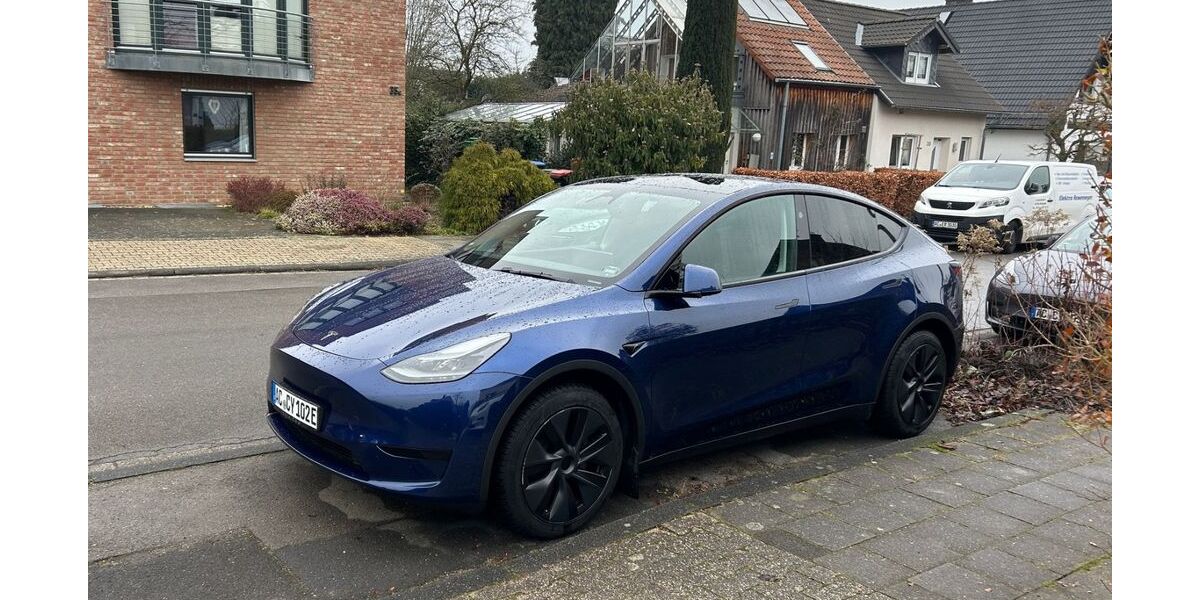Tesla Model Y 22.000 km 33.500 &euro; Aachen 52078