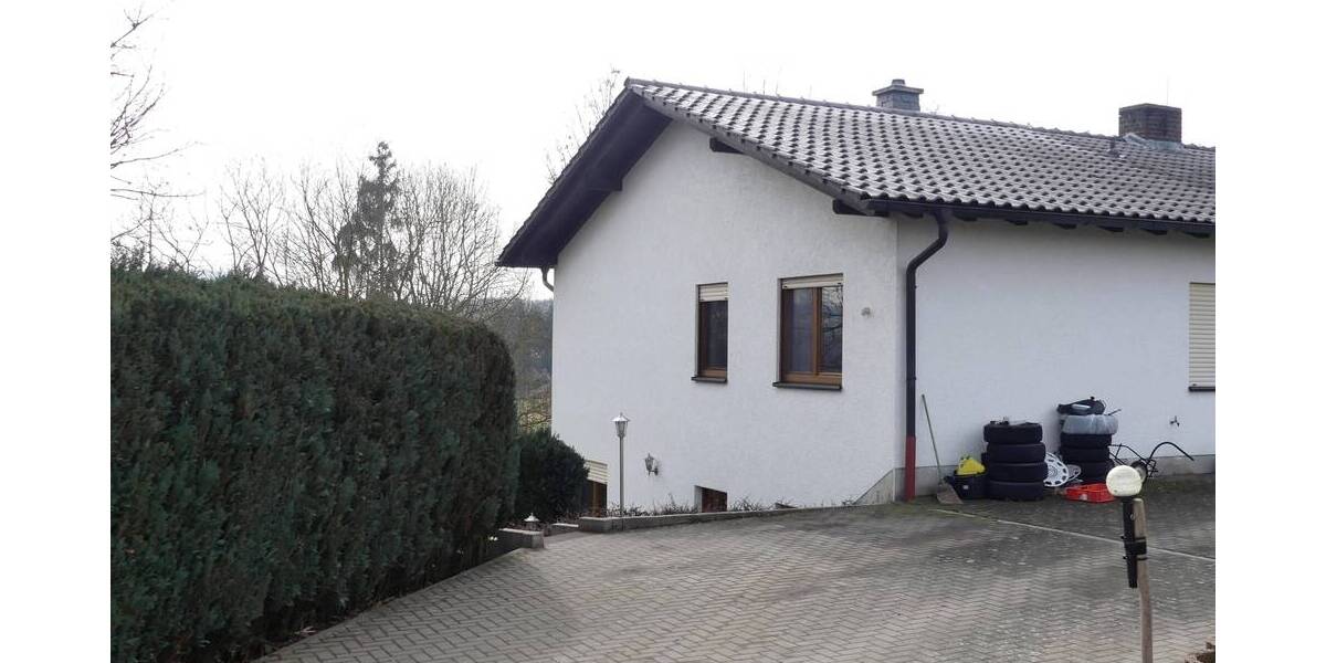Etagenwohnung Schrecksbach Röllshausen - 4 Zimmer, 103 m&sup2;, 63.000&euro; | Angebot:25685481