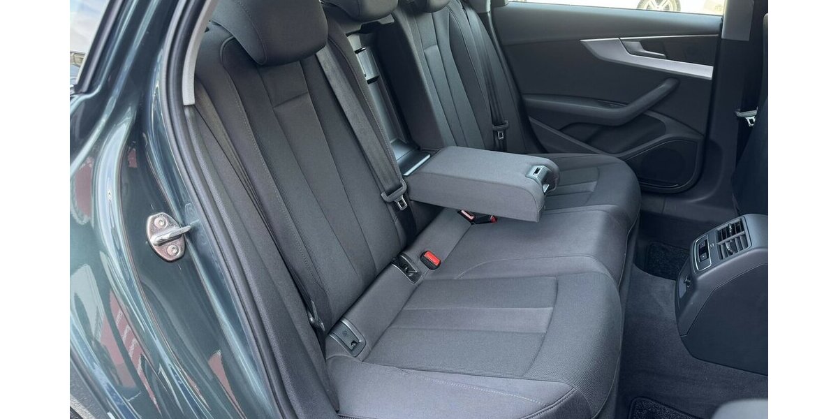Audi A4 2.0 TDI AVANT SPORT ULTRA S-LINE/AHK/DSP/NAVI 107.607 km 16.800 &euro; Villingen-Schwenningen 78054