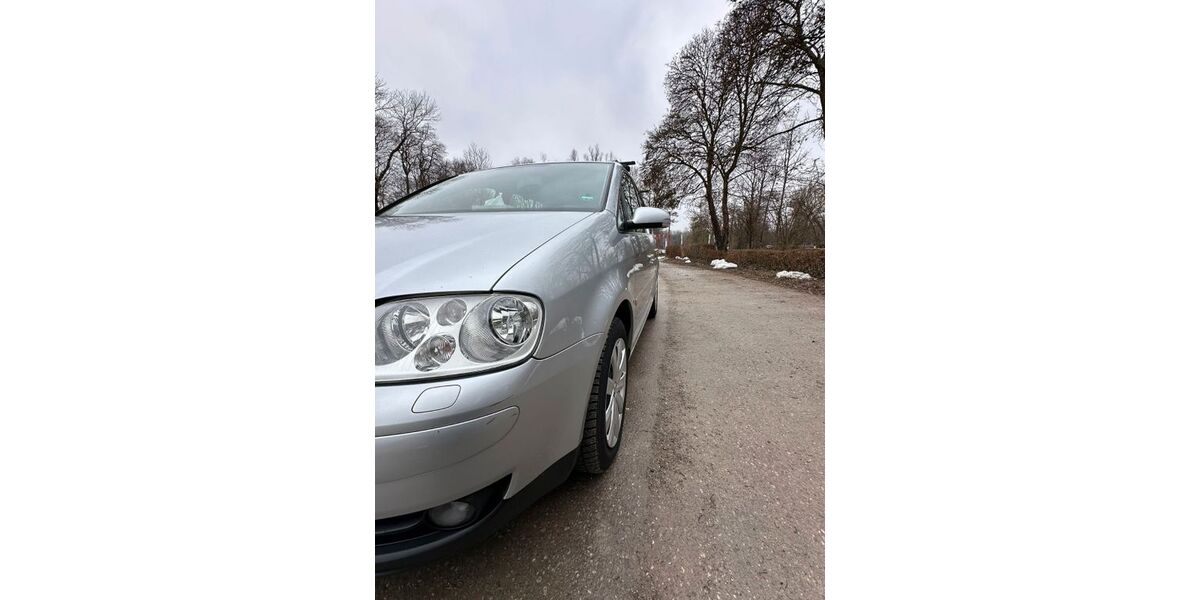 VW Touran 210.000 km 3.000 &euro; München 80995