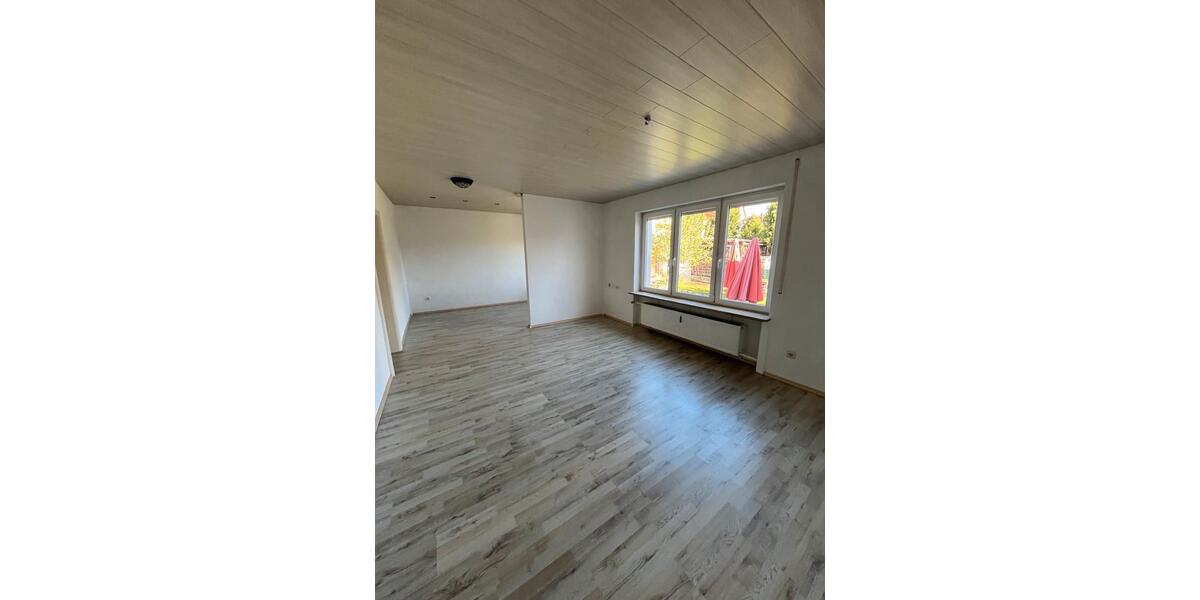Erdgeschoßwohnung Langenzenn - 4 Zimmer, 106 m&sup2;, 850&euro; | Angebot:26315195