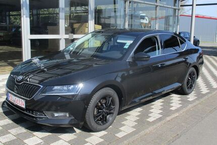 Skoda Superb 243.000 km 10.900 &euro; Stadtoldendorf 37627
