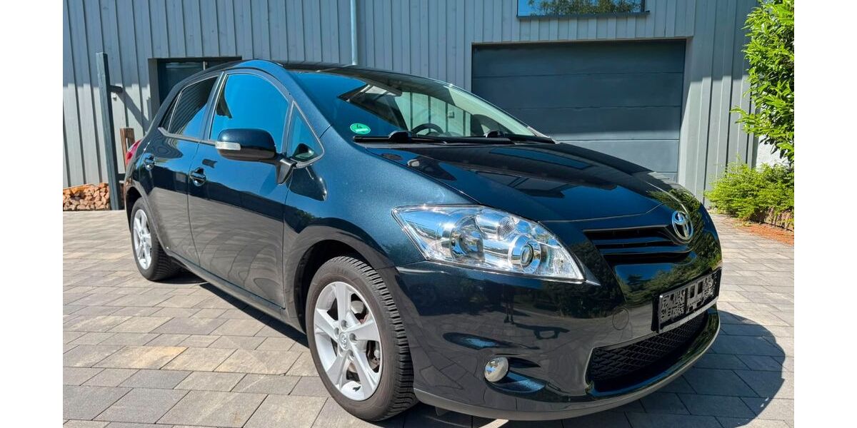 Toyota Auris 86.820 km 6.880 &euro; Wertheim 97877
