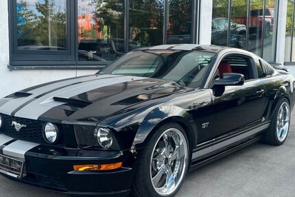 Ford Mustang 49.700 km 14.900 &euro; München 81677