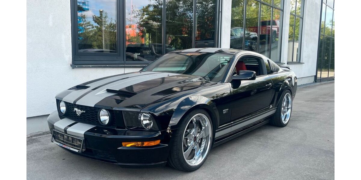 Ford Mustang 49.700 km 14.900 &euro; München 81677
