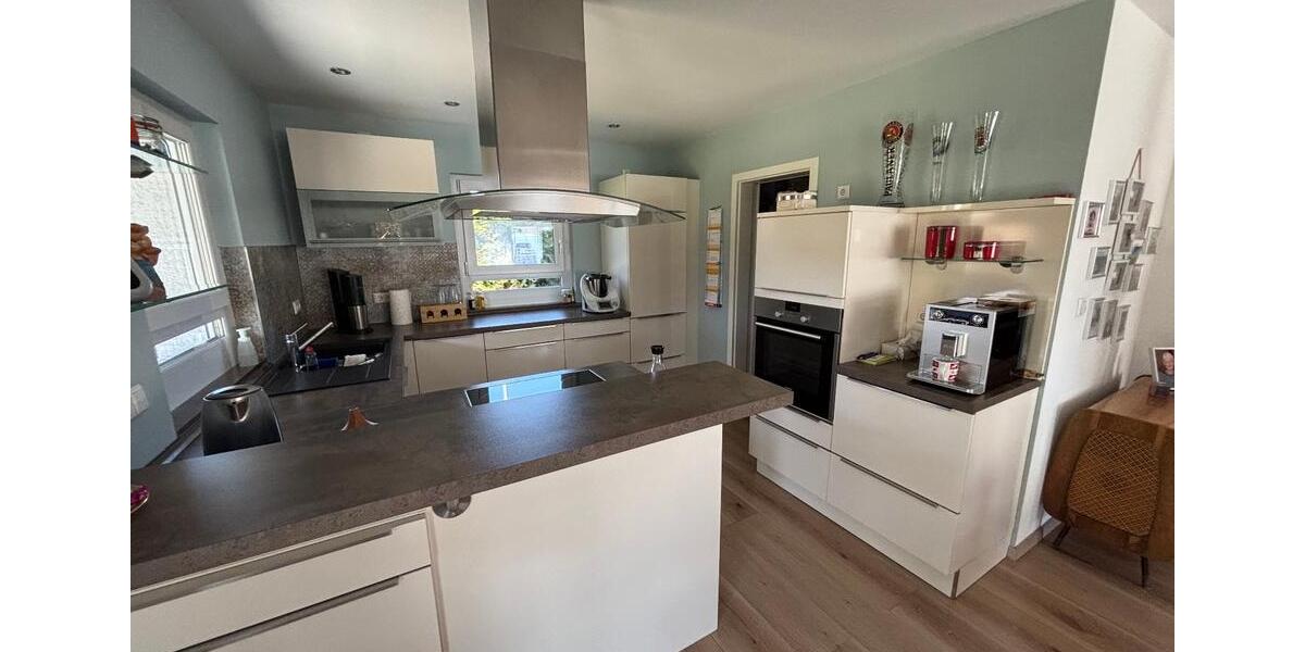 Exklusive 4,5-Zimmer-Wohnung mit Garten, Terrasse, EBK, TOP-Lage 4 zimmer