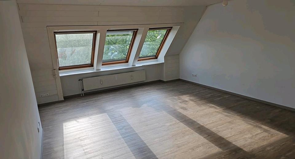 Dachgeschoßwohnung Ellerau - 3 Zimmer, 92 m&sup2;, 275.000&euro; | Angebot:27082825