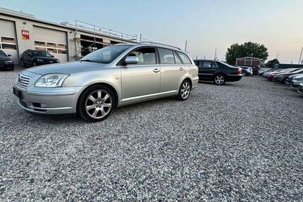 Toyota Avensis 240.120 km 2.000 &euro; Hildesheim 31137
