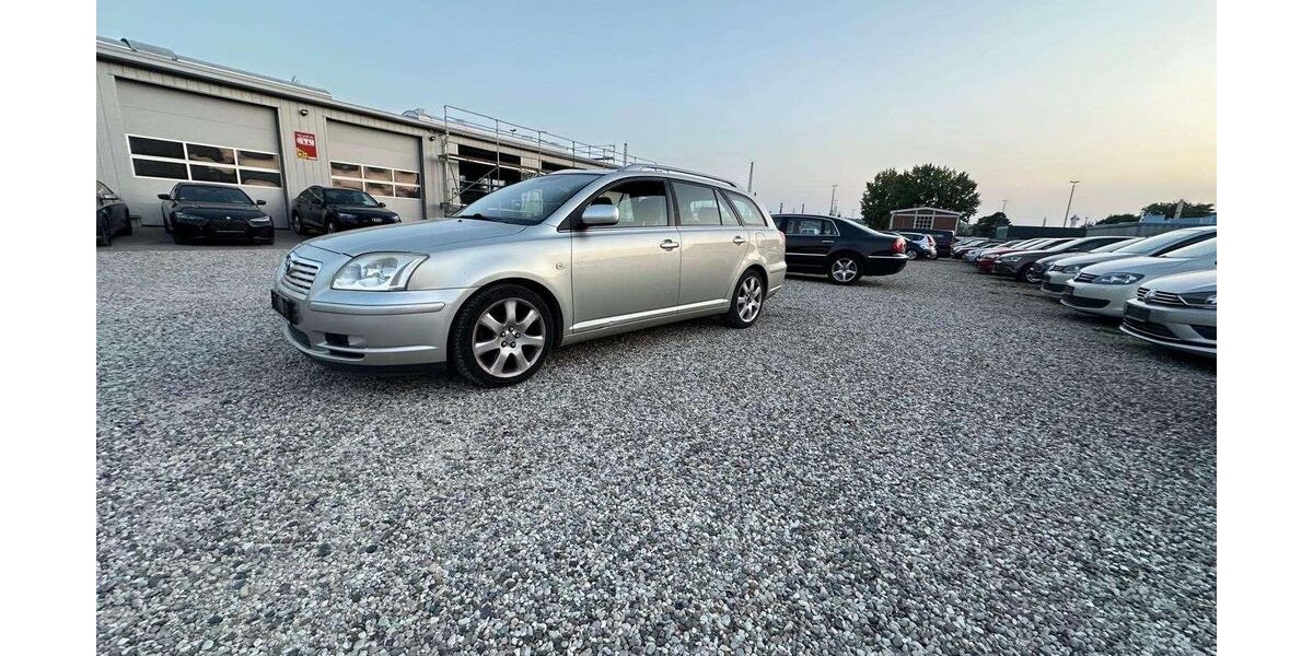 Toyota Avensis 240.120 km 2.000 &euro; Hildesheim 31137