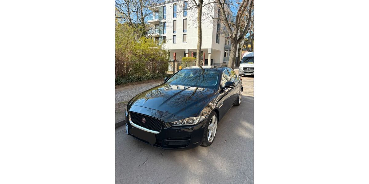 Jaguar XE 185.000 km 12.400 &euro; Daun 54550
