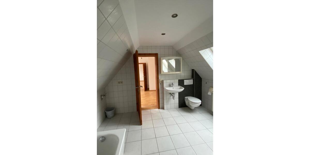 Dachgeschoßwohnung Heilbad Heiligenstadt - 5 Zimmer, 133 m&sup2;, 890&euro; | Angebot:26143774