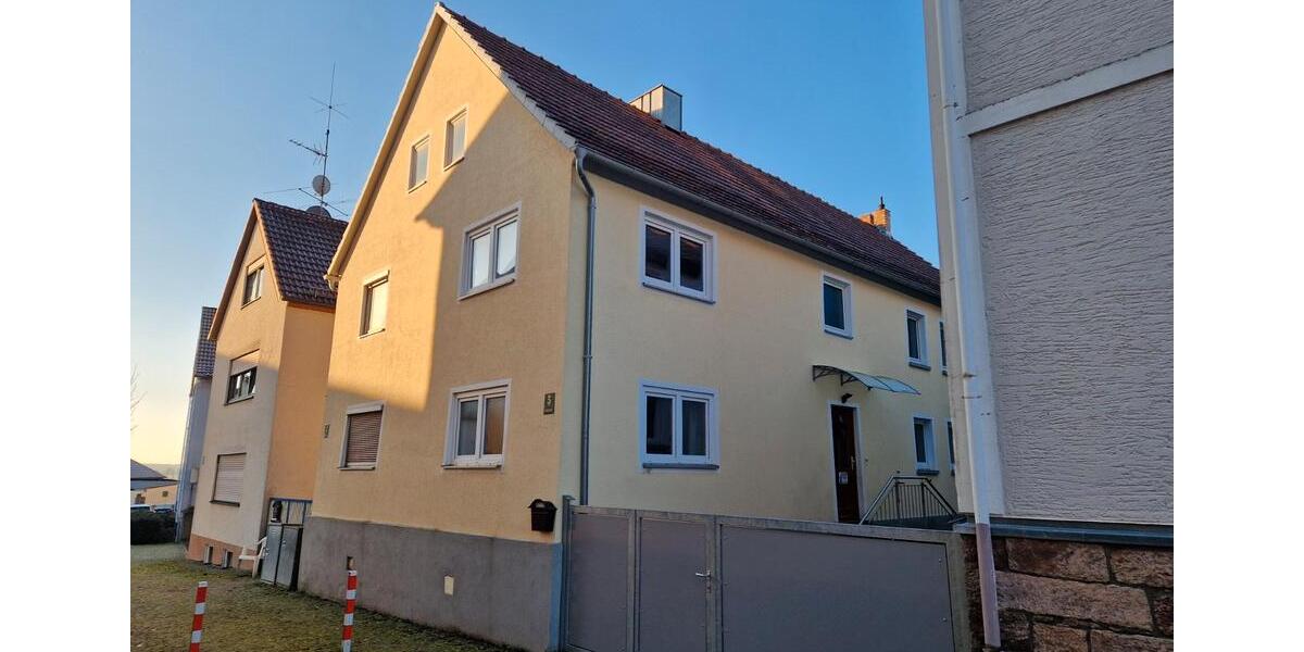 Doppelhaushälfte Bad Kissingen - 8 Zimmer, 150 m&sup2;, 145.000&euro; | Angebot:27083667