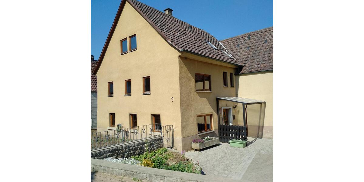 Reoviertes älteres Bauernhaus in Weikersheim-Nassau 7 zimmer