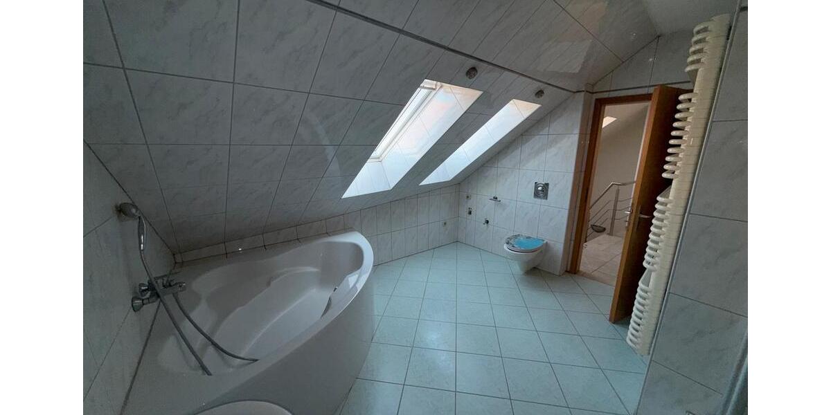 Etagenwohnung Pritzwalk - 6 Zimmer, 160 m&sup2;, 1.200&euro; | Angebot:26412835