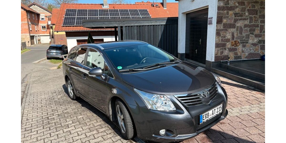 Toyota Avensis 212.000 km 6.200 &euro; Brombachtal 64753