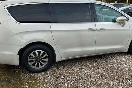 Chrysler Pacifica 114.000 km 31.999 &euro; Hamburg 22309