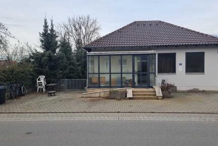 Gepflegte Monteurunterkunft mit großer Raumvielfalt und zahlreichen Parkplätzen vor der Tür 9 zimmer