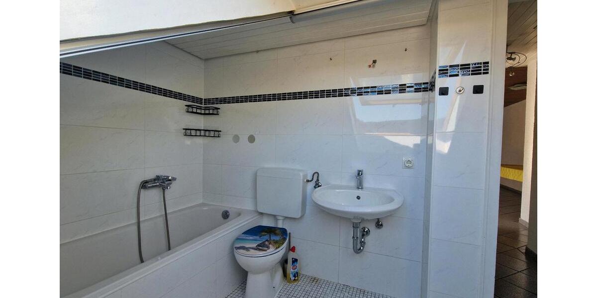 Dachgeschoßwohnung Bad Dürkheim - 2 Zimmer, 61 m&sup2;, 800&euro; | Angebot:26395677