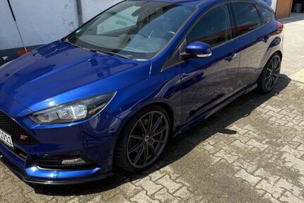 Ford Focus 85.000 km 16.999 &euro; Dinkelscherben 86424