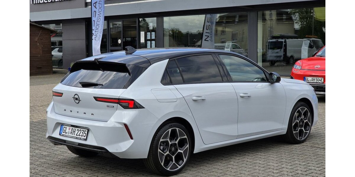 Opel Astra Ultimate 48V Automatik|HUD|Navi|Matrix|360 4.876 km 29.950 &euro; Wermelskirchen 42929