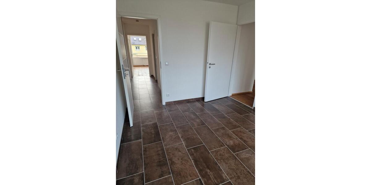 Etagenwohnung Neusäß - 4 Zimmer, 103 m&sup2;, 385.000&euro; | Angebot:26942176