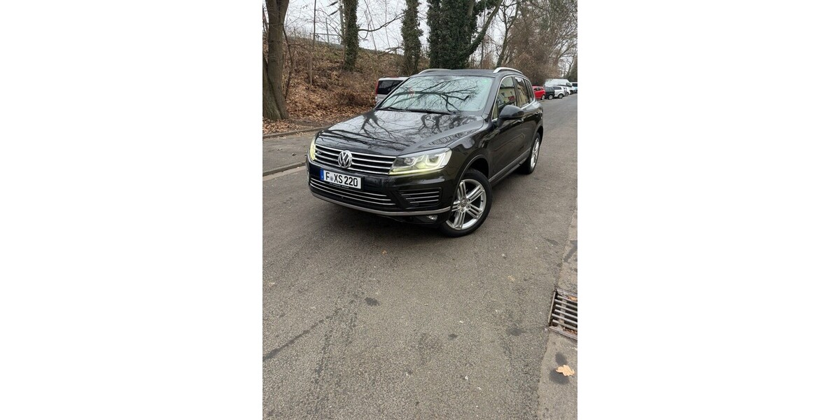 VW Touareg 213.000 km 20.900 € Frankfurt 