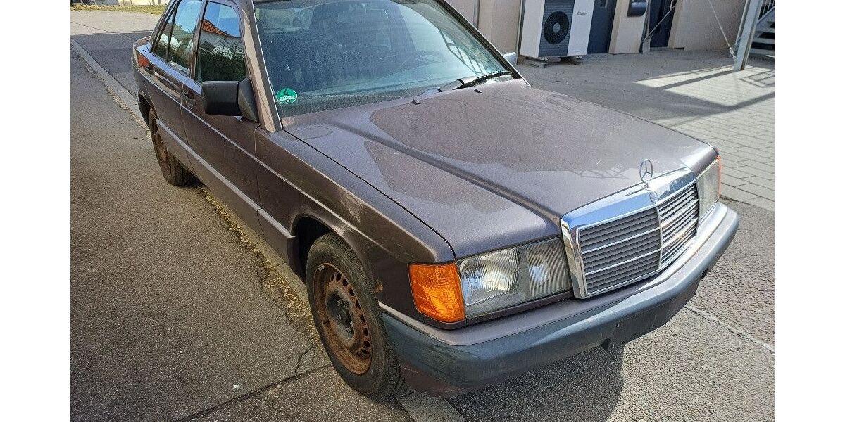 Mercedes-Benz 190 121.940 km 3.750 &euro; Straßberg 72479