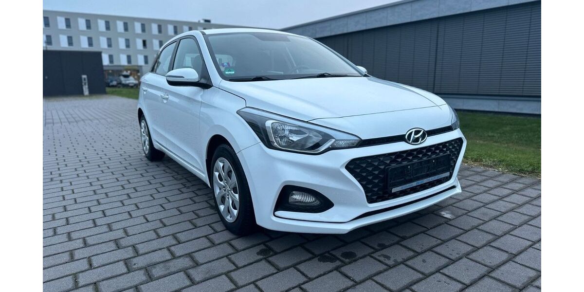 Hyundai i20 92.000 km 8.300 &euro; Kappel- Grafenhausen 77966