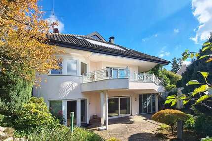 Haus zum Kaufen in Bad Liebenzell Unterhaugstett 685.000 € 330 m² 6.5 zimmer