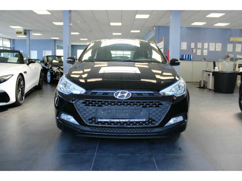 Hyundai i20 1.2 5-Türig - Klima - SHZ - 83.709 km 9.980 € Euskirchen 53881