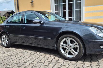 Mercedes-Benz E 200 85.300 km 10.890 &euro; Weismain 96260