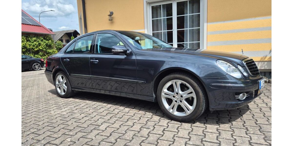 Mercedes-Benz E 200 85.300 km 10.890 &euro; Weismain 96260