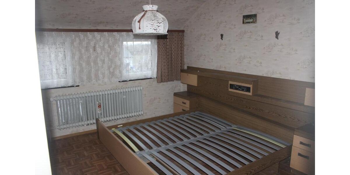 Einfamilienhaus Haigerloch - 8 Zimmer, 180 m&sup2;, 340.000&euro; | Angebot:25099207