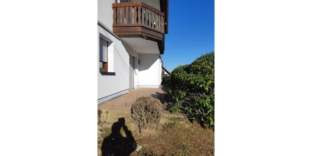 Wohntraum im Grünen: Attraktive, helle 2-Zimmer-EG-Wohnung mit Terrasse, modernisiert & renoviert auf parkähnlichem Areal, Raubach - 2- Raubach | Angebot:24576305