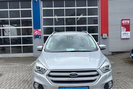 Ford Kuga 81.000 km 13.999 &euro; Osnabrück 49090