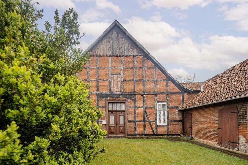 Haus zum Kaufen in Garbsen 330.000 € 141 m²