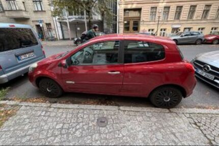 Renault Clio 104.000 km 2.700 € Berlin 12043