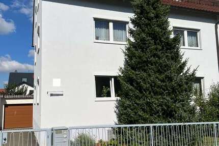Haus zum Kaufen in Stuttgart 580.000 € 200 m² 9 zimmer