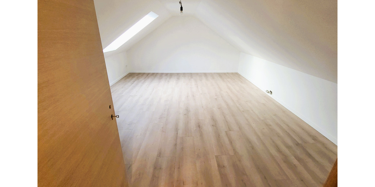 Etagenwohnung Bad Königshofen im Grabfeld - 4 Zimmer, 96 m&sup2;, 690&euro; | Angebot:25542959