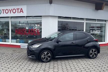 Toyota Yaris 1.010 km 23.600 &euro; Cham 93413