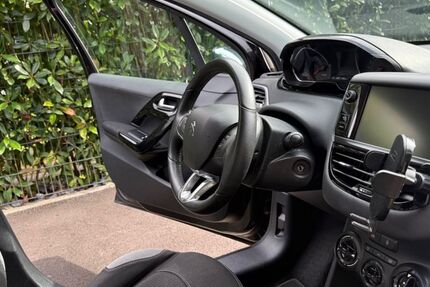 Peugeot 208 144.500 km 4.490 &euro; Gottmadingen 78244