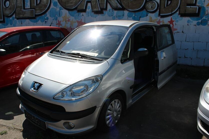 Peugeot 1007 96.000 km 2.777 € Berlin 12347