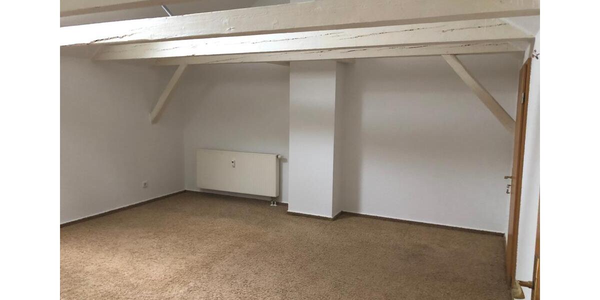 Etagenwohnung Werdau - 3.5 Zimmer, 90 m&sup2;, 495&euro; | Angebot:26252666