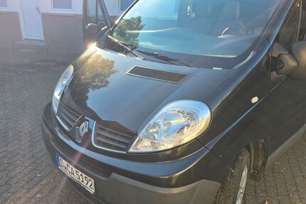 Renault Trafic 123.583 km 8.100 &euro; Düsseldorf 40229