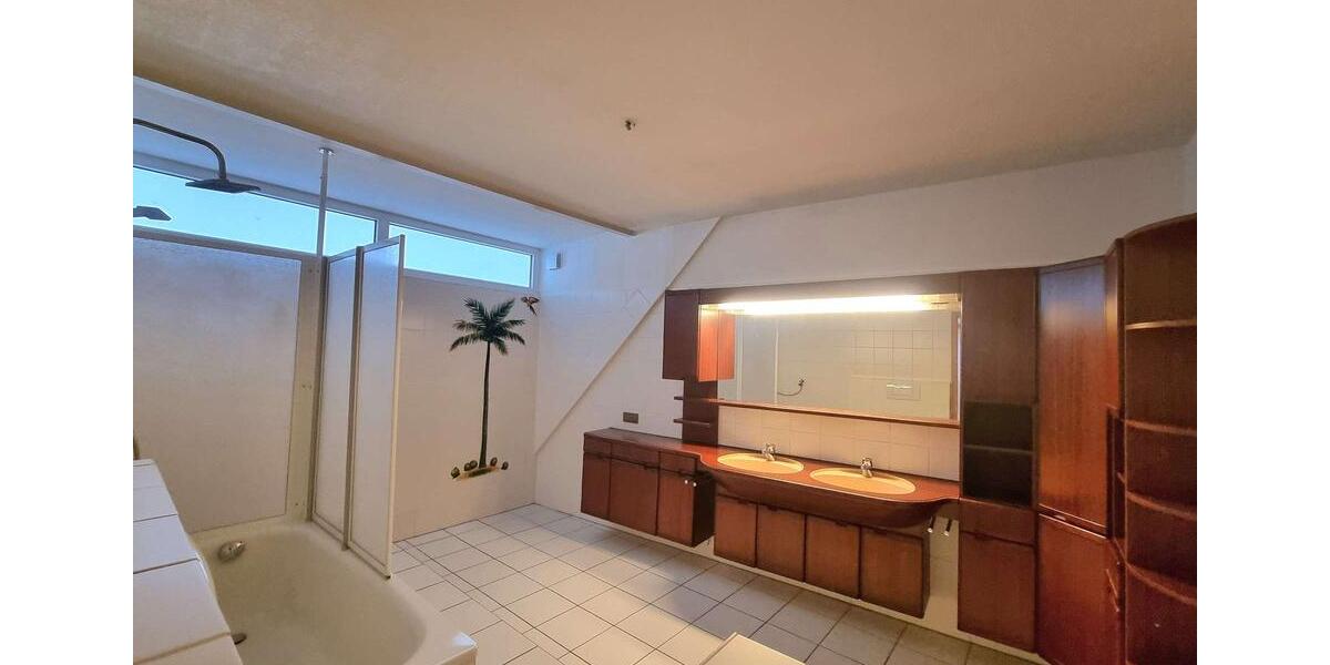 Dachgeschoßwohnung Cuxhaven - 2.5 Zimmer, 135 m&sup2;, 949&euro; | Angebot:26004700
