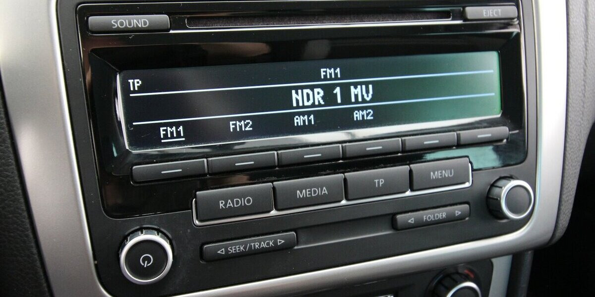 VW Polo V 1.2 Life CLIMATRONIC+SITZHEIZUNG+TEMPOMAT 79.656 km 7.900 &euro; Hagenow 19230