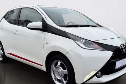 Toyota Aygo (X) 121.000 km 6.299 &euro; Frankfurt am Main 60386