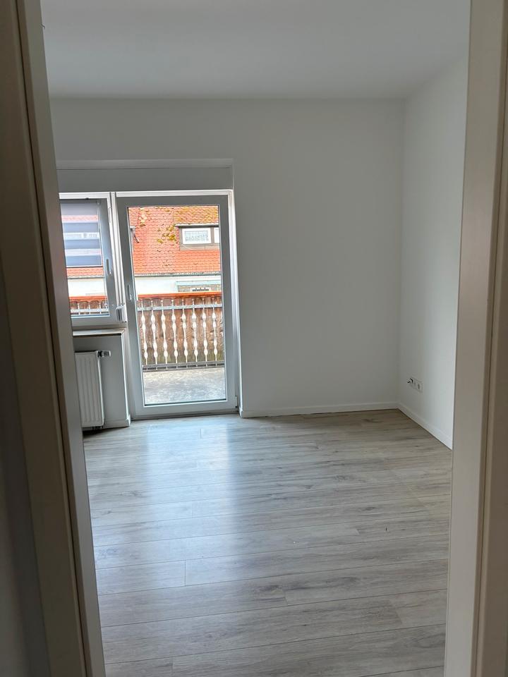 Helle, vollständig renovierte 5-Zimmer-Maisonette-Wohnung in Nbg zimmer