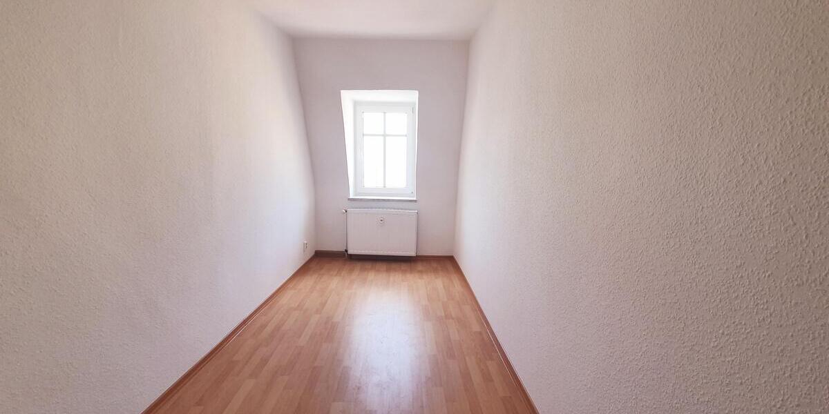 WG geeignet-3-Zimmer-Wohnung mit Einbauküche in zentraler Lage von Mittweida - Dachgeschoßwohnung Mittweida Rößgen | Angebot:27279778